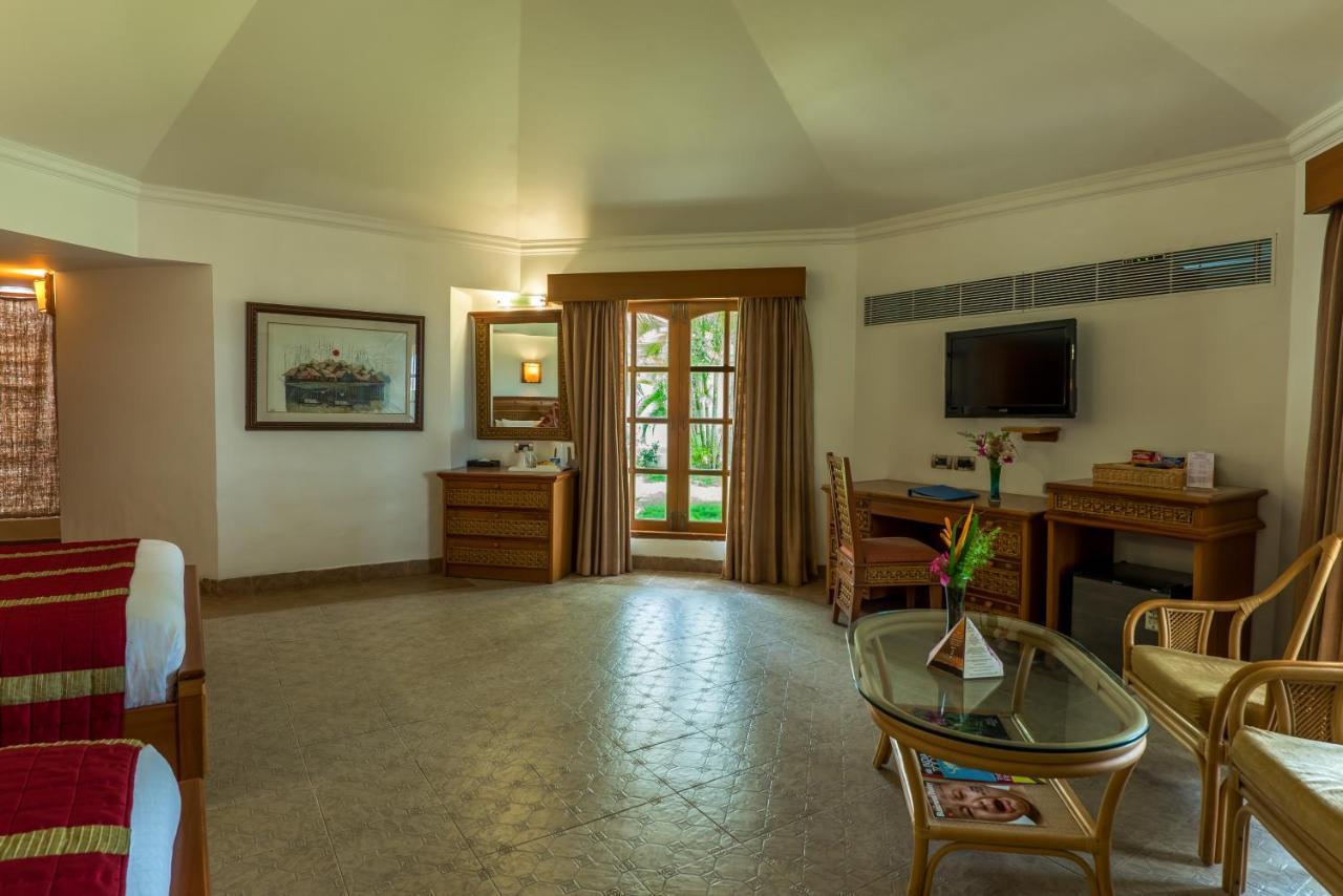Chariot Beach Resort Mahabalipuram Exterior photo