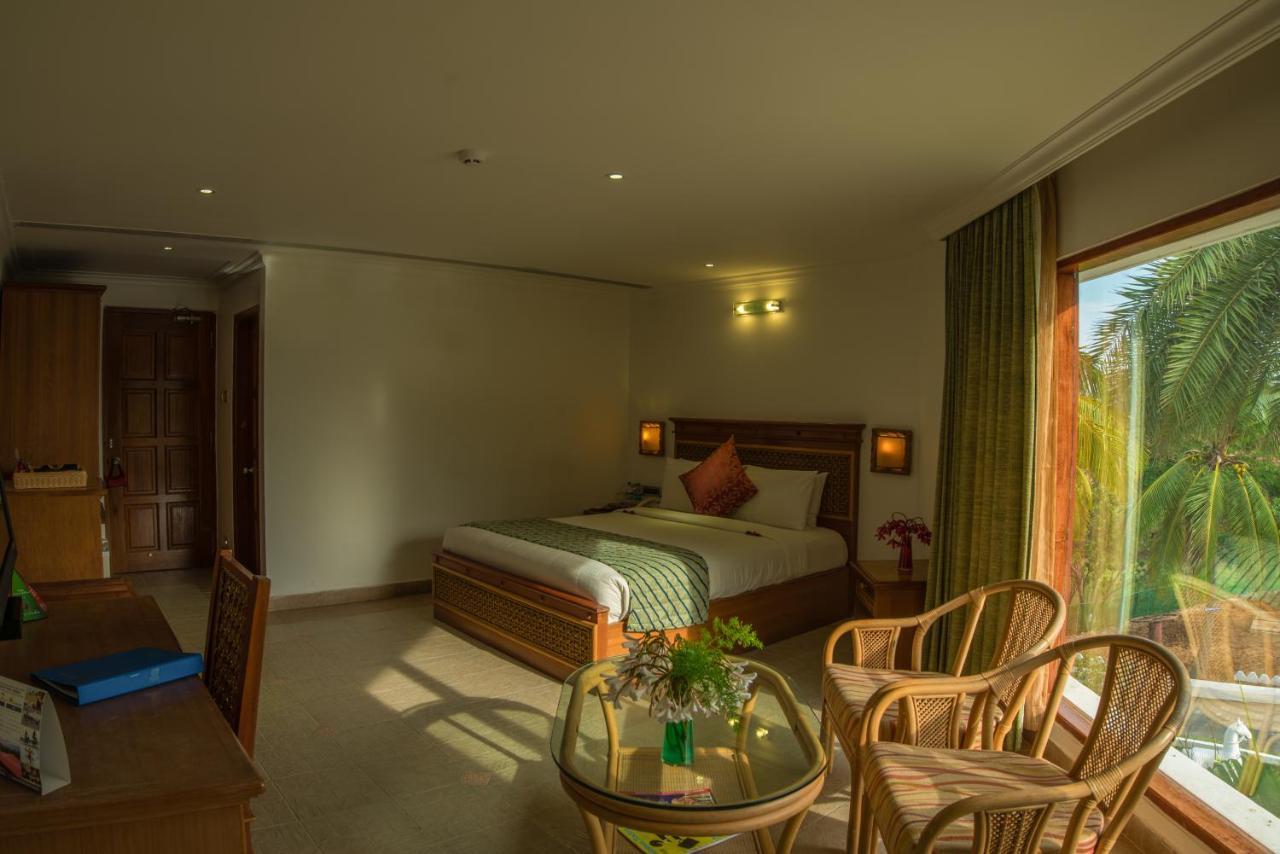Chariot Beach Resort Mahabalipuram Exterior photo