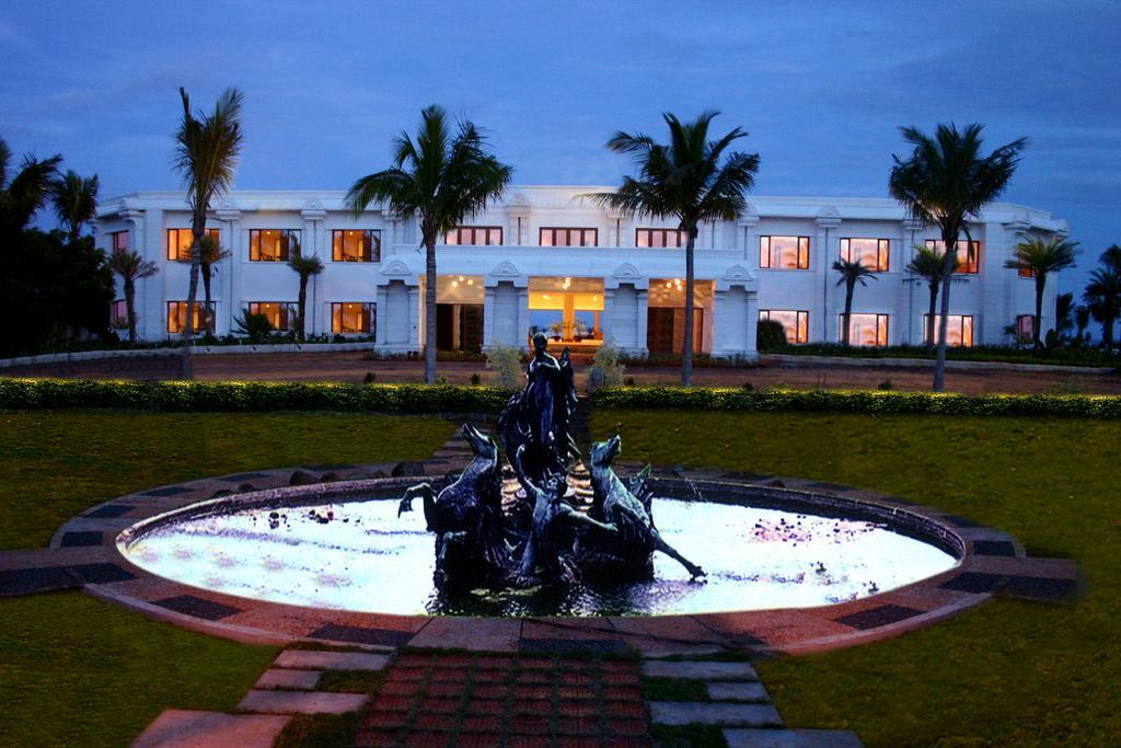 Chariot Beach Resort Mahabalipuram Exterior photo