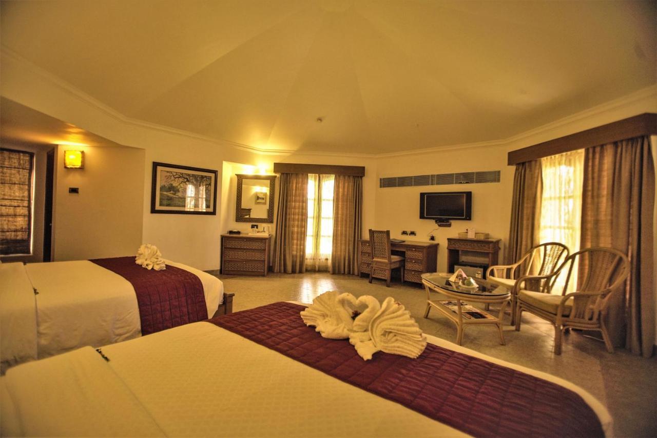 Chariot Beach Resort Mahabalipuram Exterior photo
