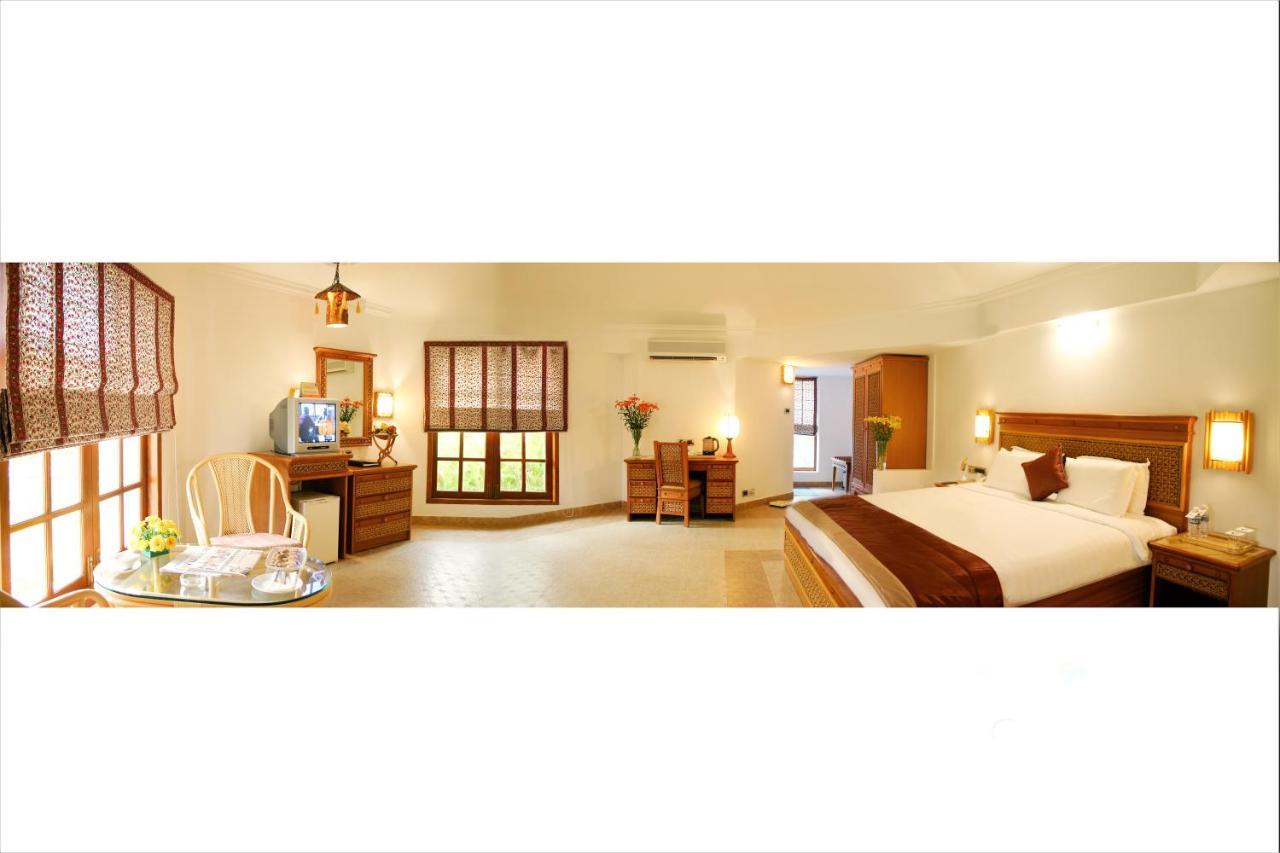 Chariot Beach Resort Mahabalipuram Exterior photo