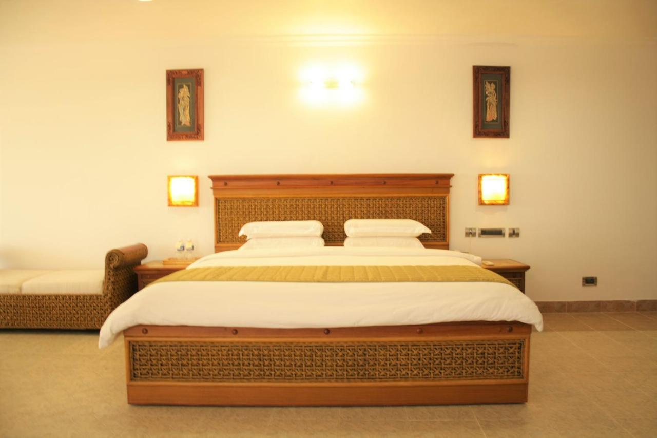 Chariot Beach Resort Mahabalipuram Exterior photo